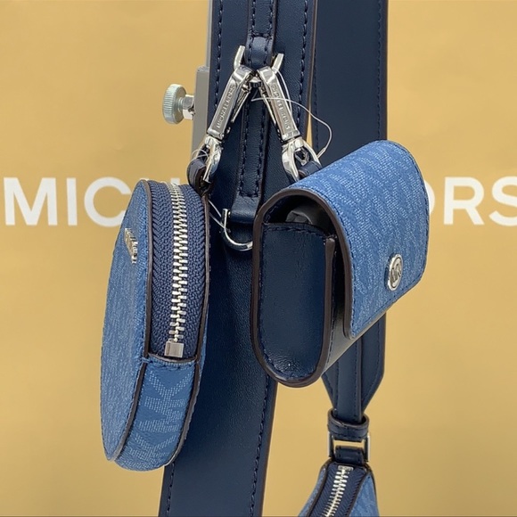 Michael Kors Jet Set Travel Crossbody w Tech Attch - Picture 6 of 16